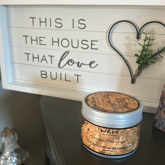 WEN Other - WEN by Chaz Dean 8 oz. Re-Moist Restorative Hair Mask